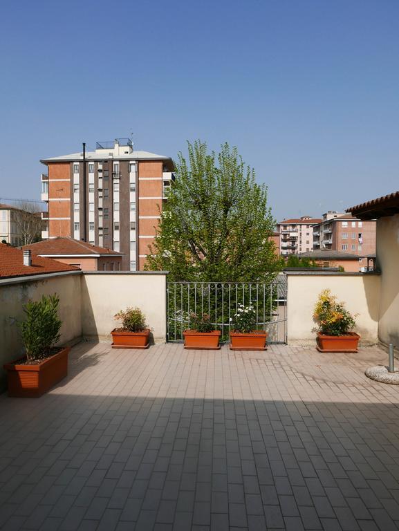 Guesthouse Flora Lodi Ngoại thất bức ảnh