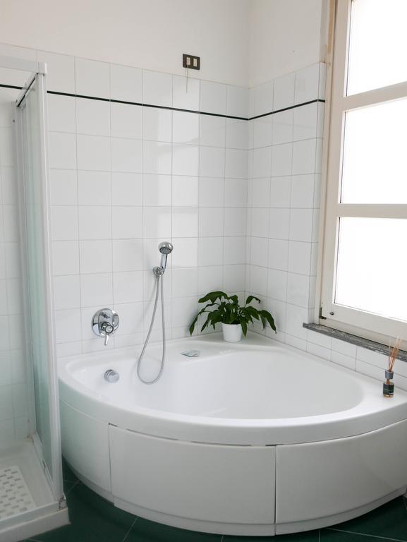 Guesthouse Flora Lodi Ngoại thất bức ảnh